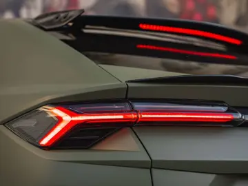 Urus 4.0 V8 Performante *VERDE TURBINE*VOLL*
