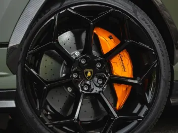 Urus 4.0 V8 Performante *VERDE TURBINE*VOLL*