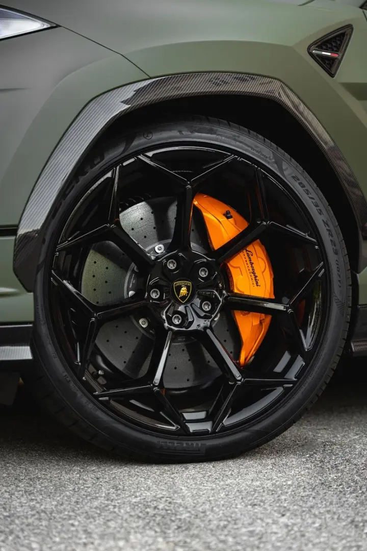 Urus 4.0 V8 Performante *VERDE TURBINE*VOLL*