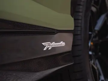 Urus 4.0 V8 Performante *VERDE TURBINE*VOLL*