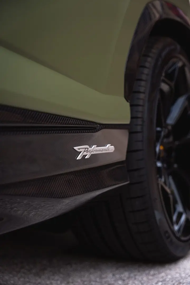 Urus 4.0 V8 Performante *VERDE TURBINE*VOLL*
