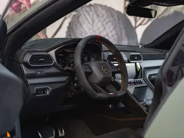 Urus 4.0 V8 Performante *VERDE TURBINE*VOLL*