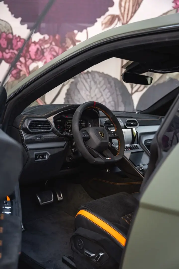 Urus 4.0 V8 Performante *VERDE TURBINE*VOLL*