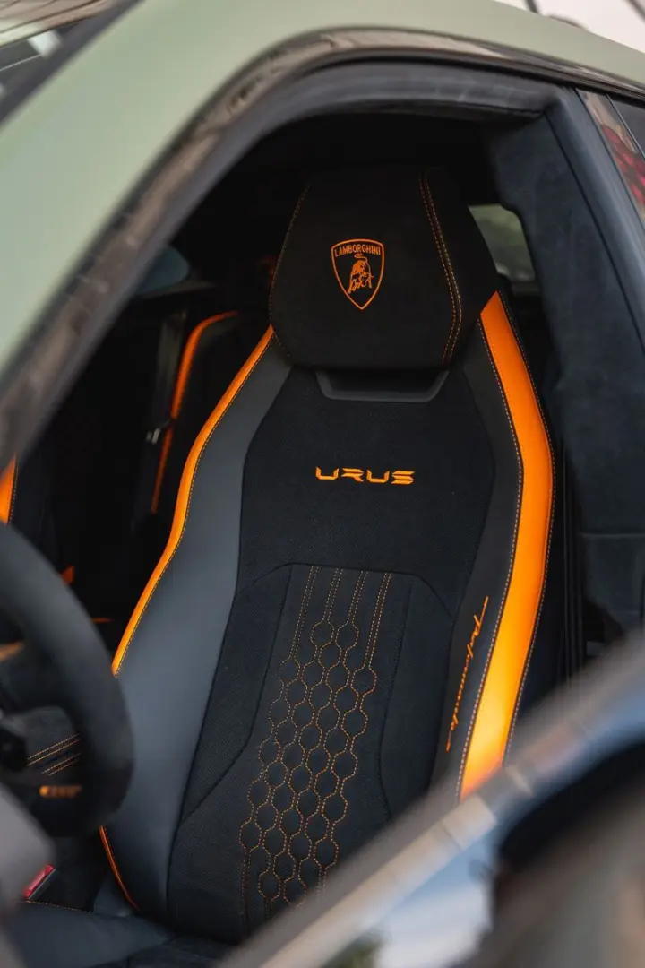 Urus 4.0 V8 Performante *VERDE TURBINE*VOLL*