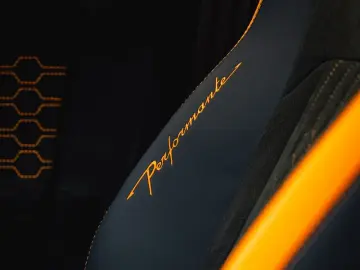 Urus 4.0 V8 Performante *VERDE TURBINE*VOLL*