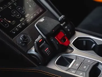 Urus 4.0 V8 Performante *VERDE TURBINE*VOLL*
