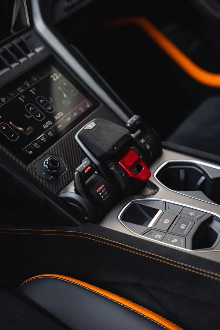 Urus 4.0 V8 Performante *VERDE TURBINE*VOLL*