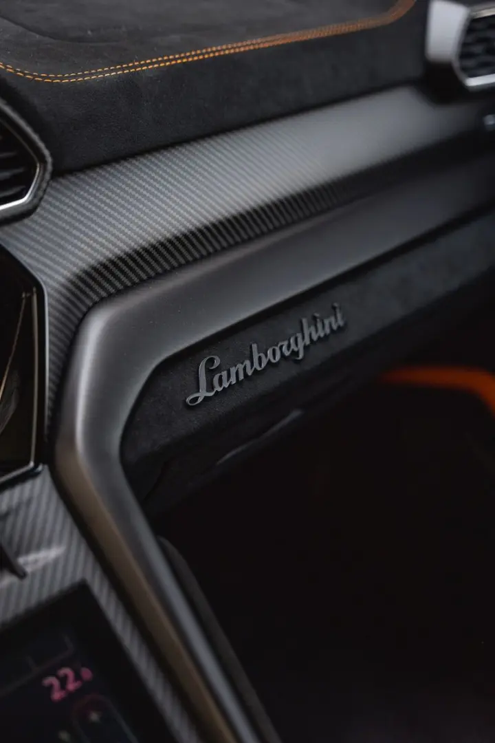 Urus 4.0 V8 Performante *VERDE TURBINE*VOLL*