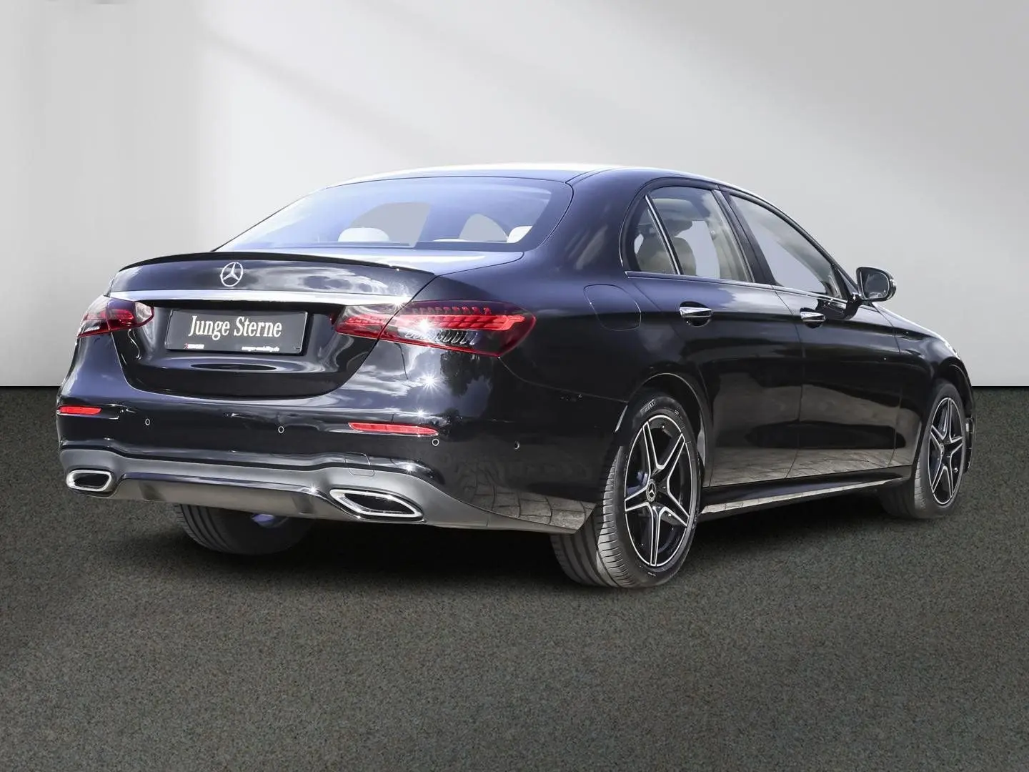 E 300 AMG Distronic Burmester Sitzklima Keyless