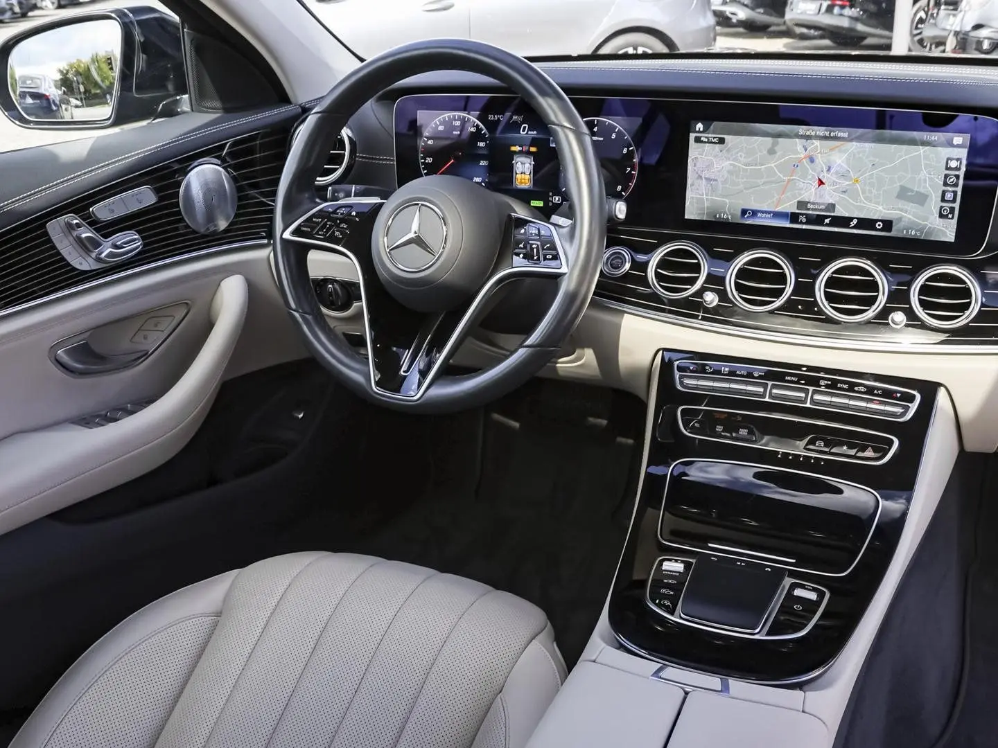 E 300 AMG Distronic Burmester Sitzklima Keyless