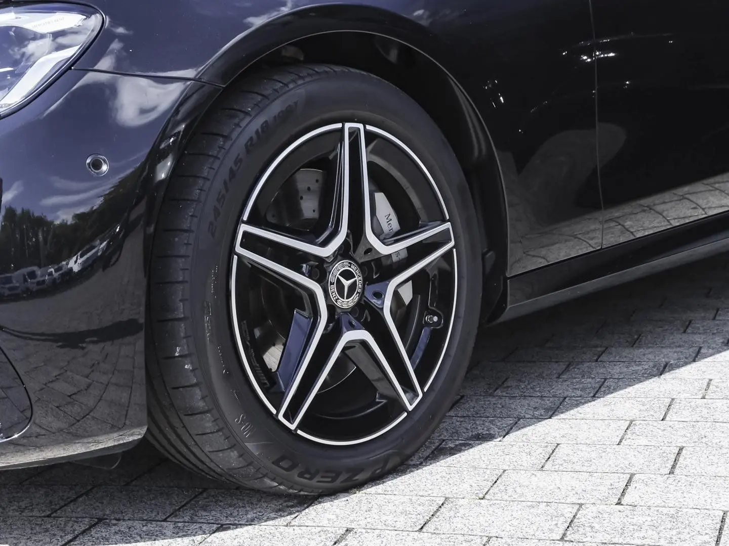 E 300 AMG Distronic Burmester Sitzklima Keyless