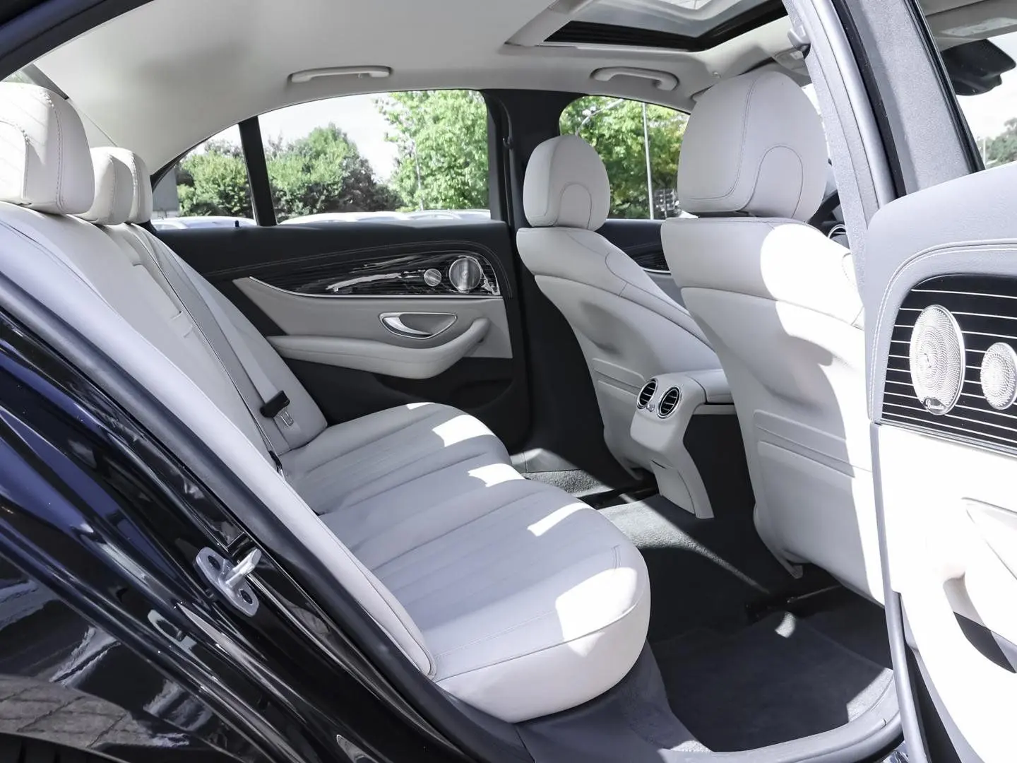 E 300 AMG Distronic Burmester Sitzklima Keyless