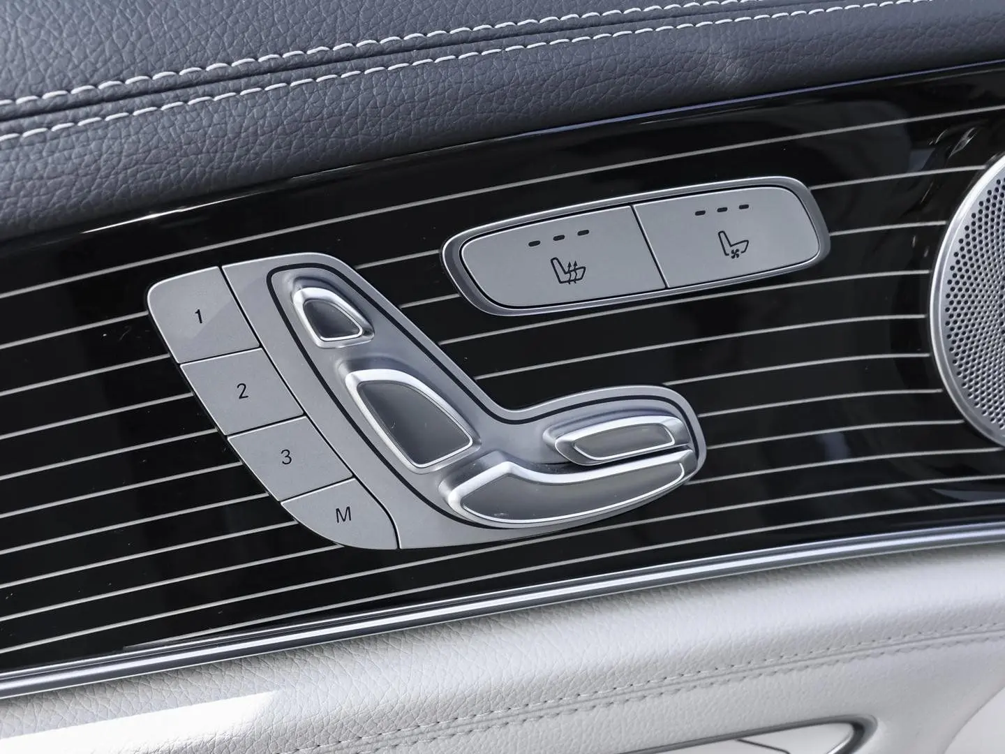 E 300 AMG Distronic Burmester Sitzklima Keyless