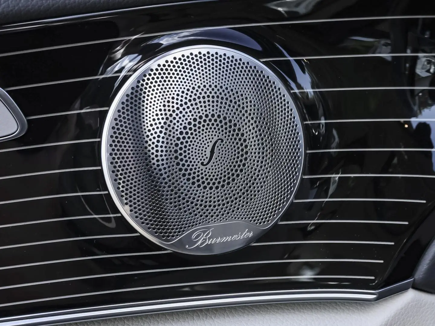 E 300 AMG Distronic Burmester Sitzklima Keyless