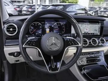 E 300 AMG Distronic Burmester Sitzklima Keyless