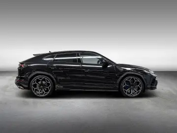 Urus Performante MY23 | Exterior Carbon | B&O