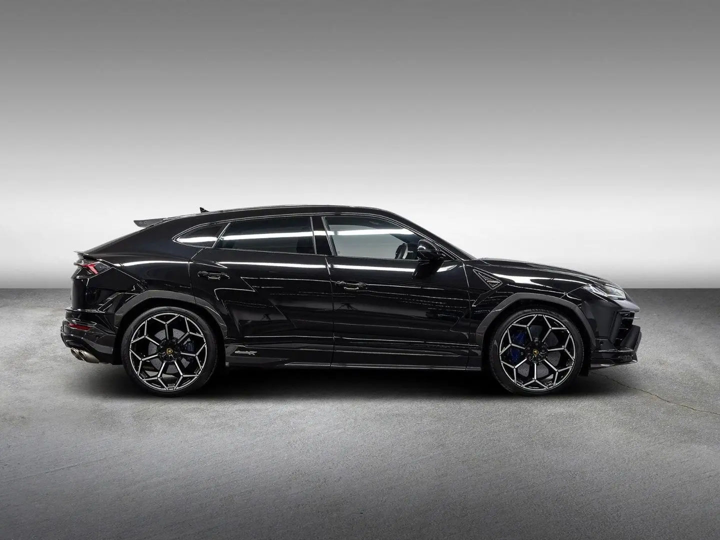 Urus Performante MY23 | Exterior Carbon | B&O