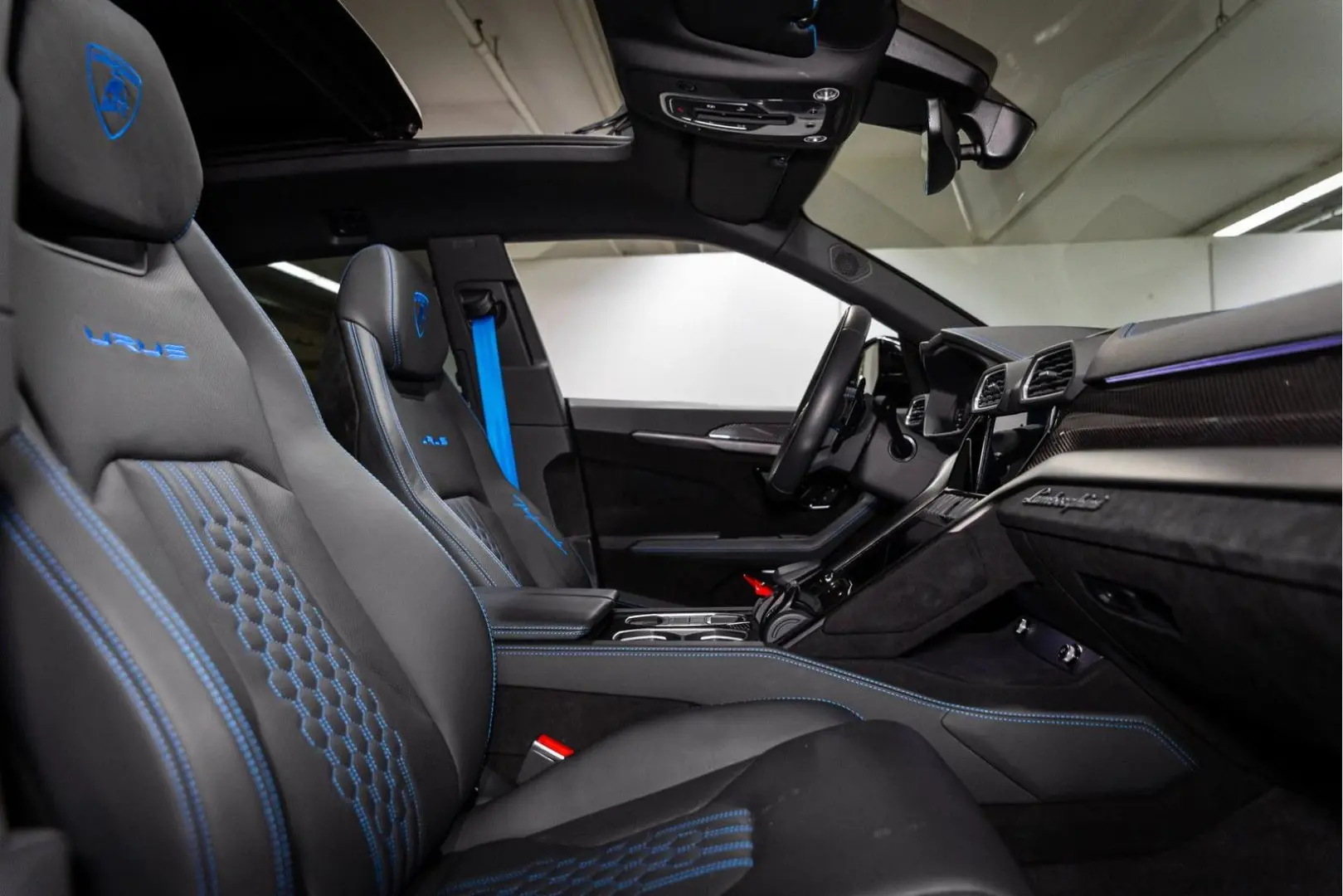 Urus Performante MY23 | Exterior Carbon | B&O