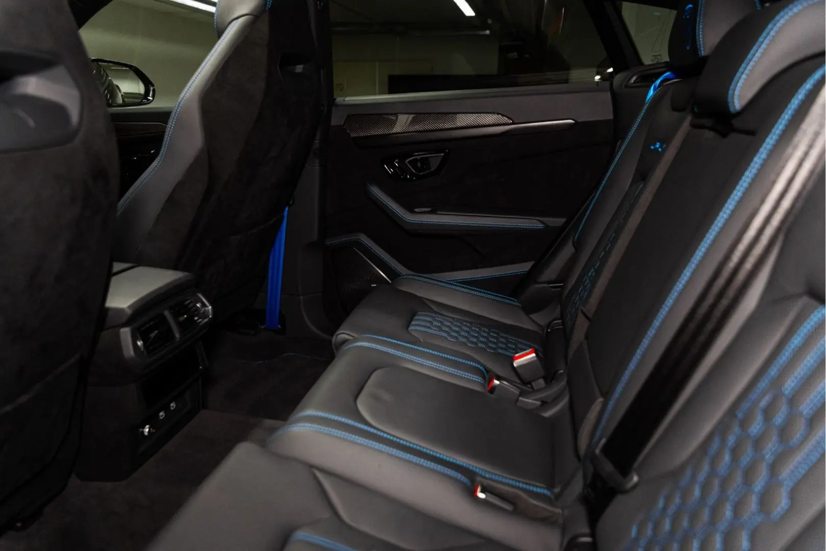 Urus Performante MY23 | Exterior Carbon | B&O