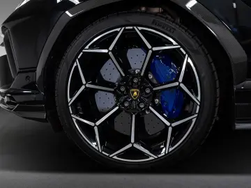 Urus Performante MY23 | Exterior Carbon | B&O