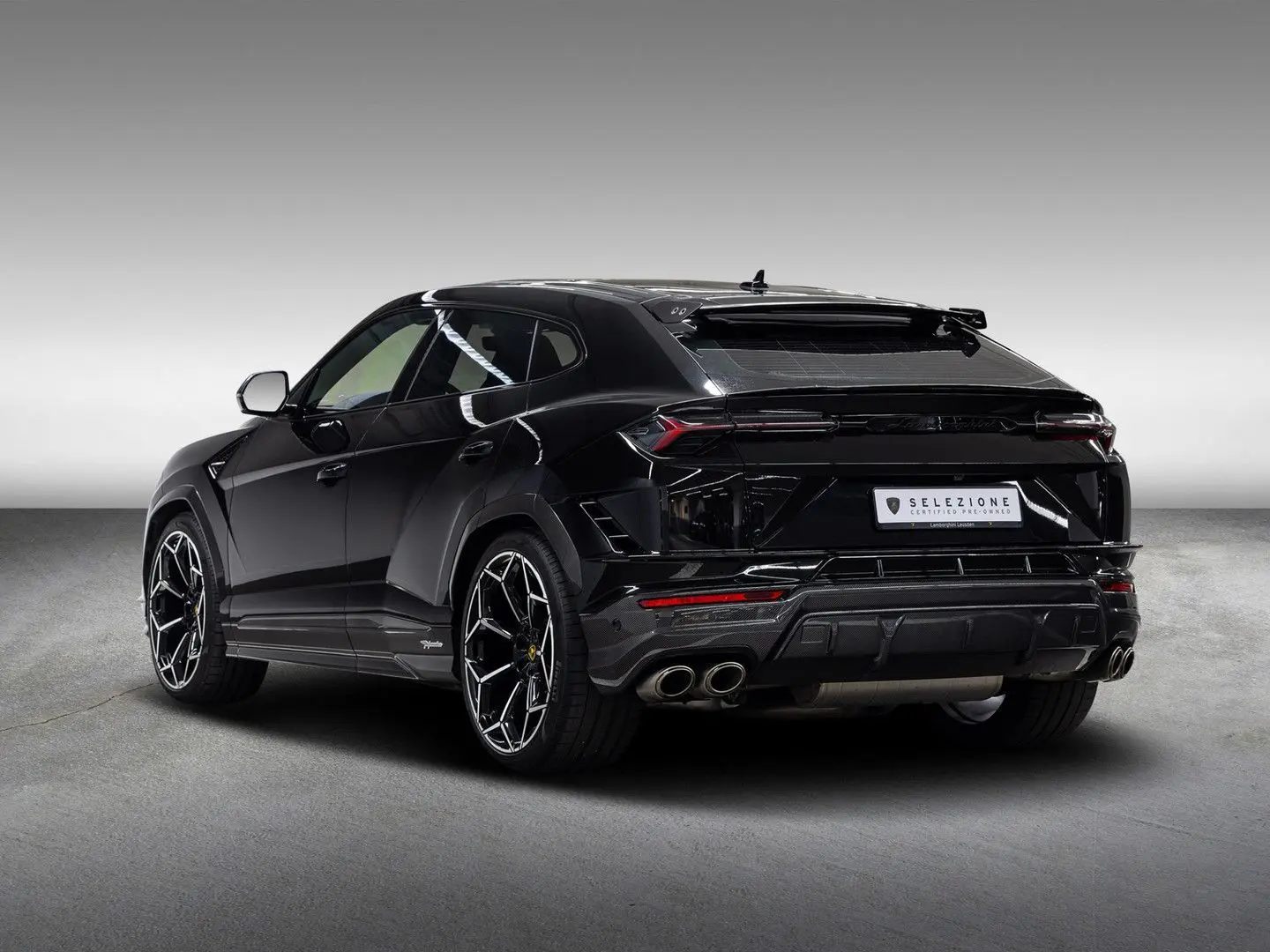 Urus Performante MY23 | Exterior Carbon | B&O