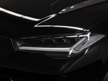 Urus Performante MY23 | Exterior Carbon | B&O