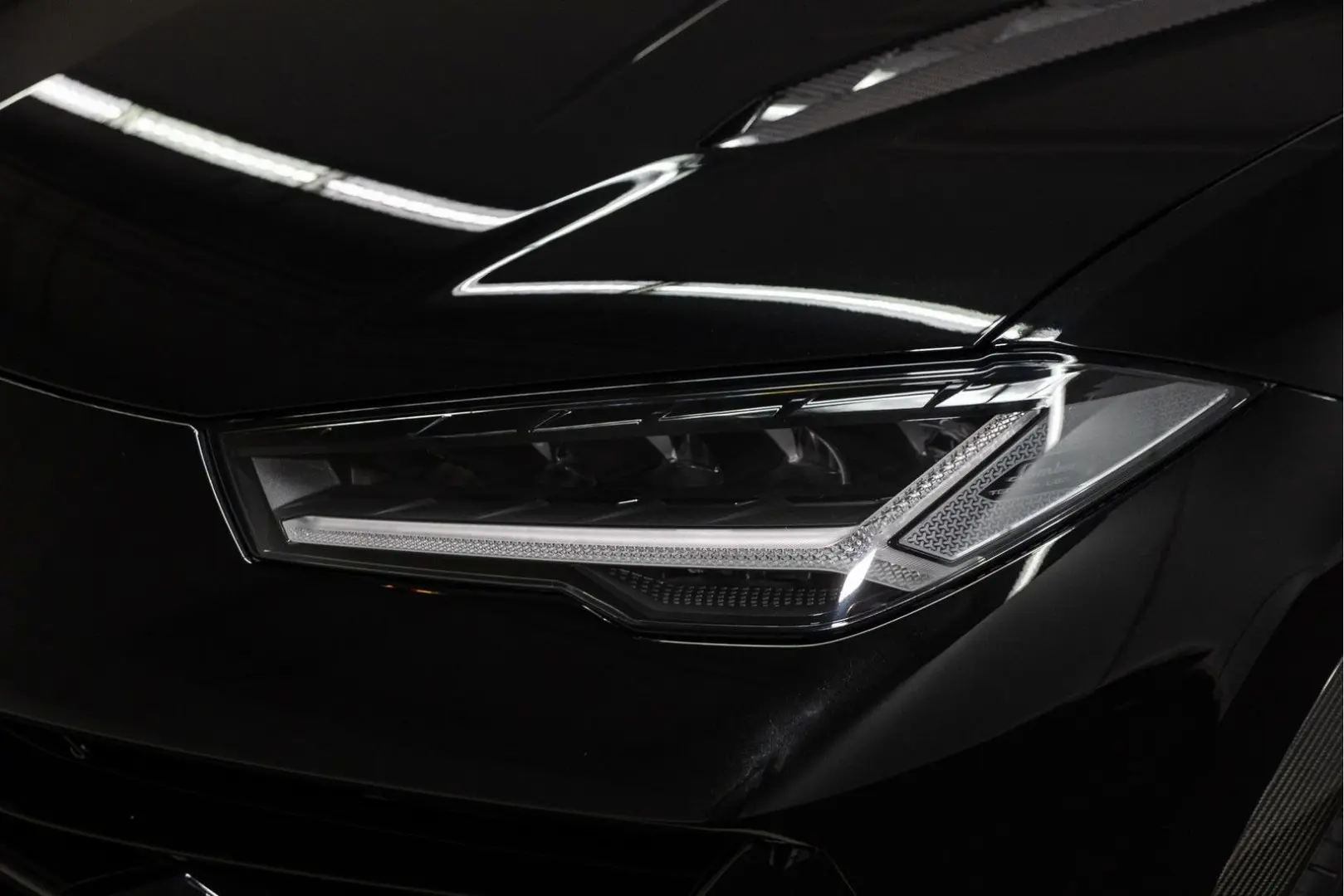 Urus Performante MY23 | Exterior Carbon | B&O