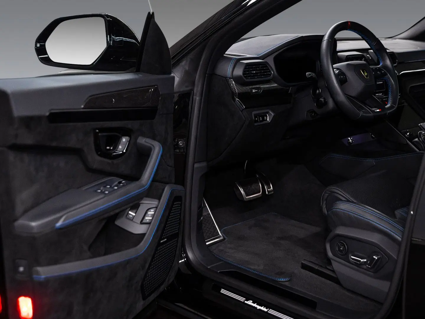 Urus Performante MY23 | Exterior Carbon | B&O