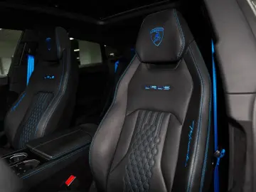 Urus Performante MY23 | Exterior Carbon | B&O