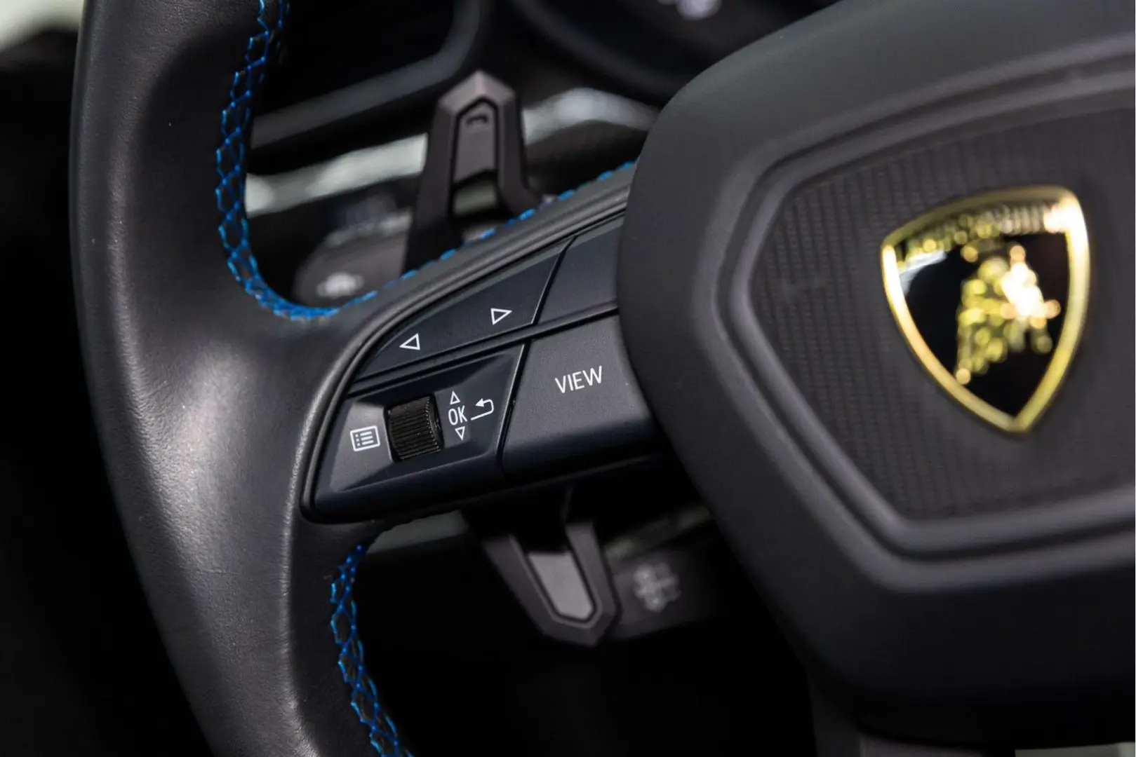 Urus Performante MY23 | Exterior Carbon | B&O