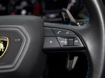 Urus Performante MY23 | Exterior Carbon | B&O