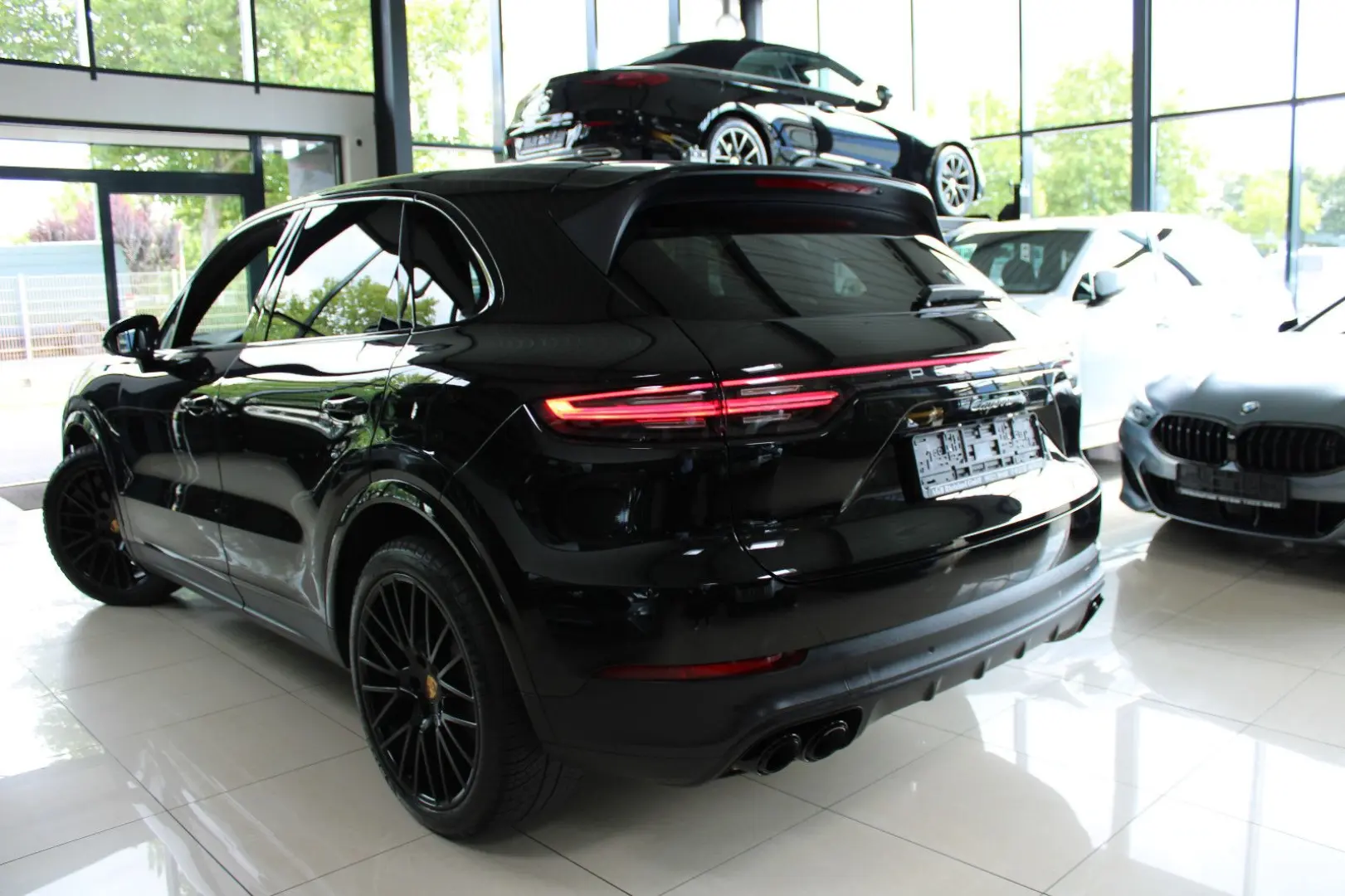 CAYENNE 3.0 V6 PLATINUM EDITION PANO ALU-21