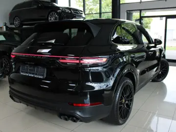 CAYENNE 3.0 V6 PLATINUM EDITION PANO ALU-21