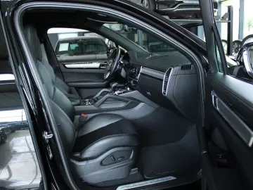 CAYENNE 3.0 V6 PLATINUM EDITION PANO ALU-21