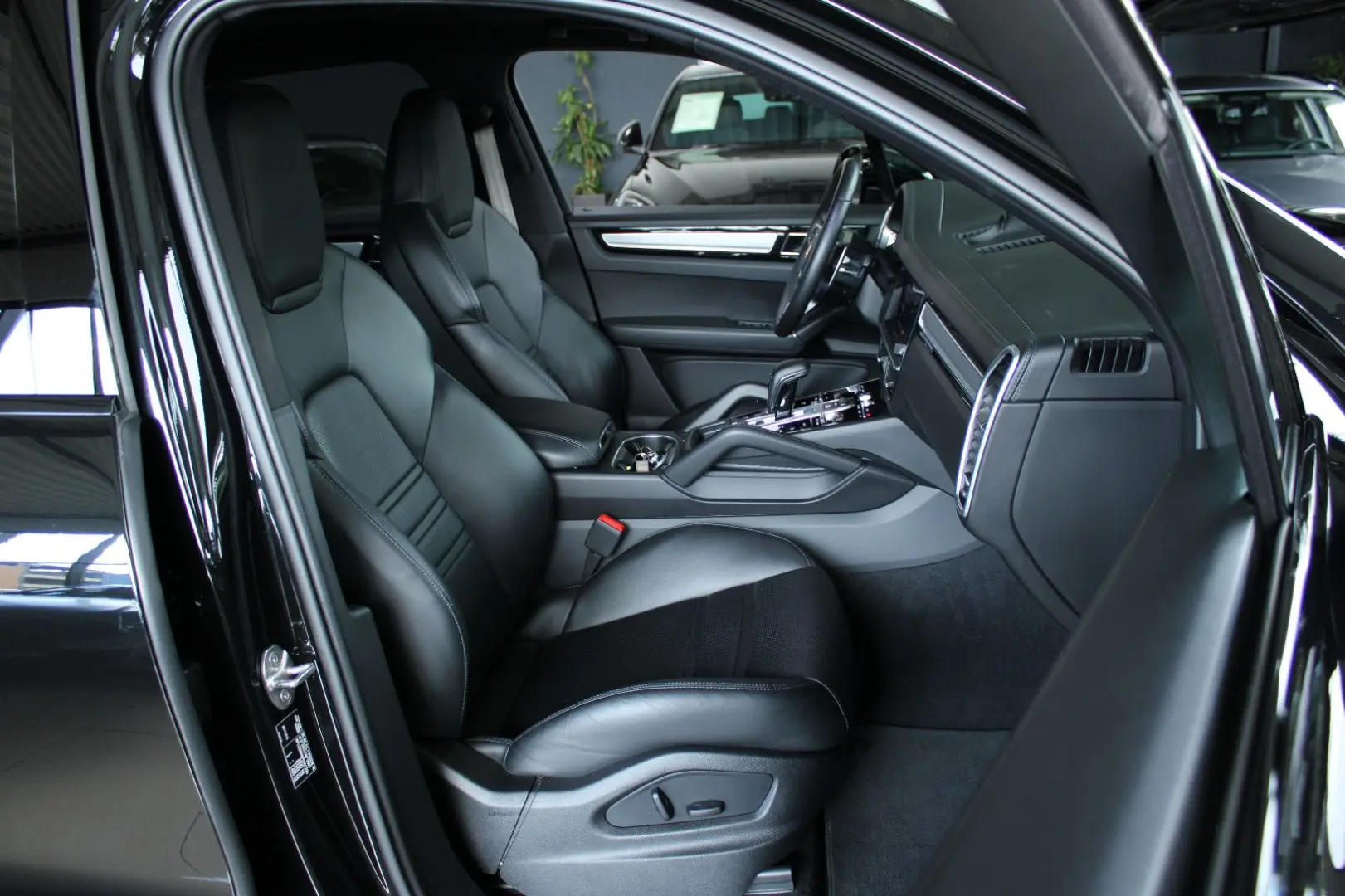 CAYENNE 3.0 V6 PLATINUM EDITION PANO ALU-21