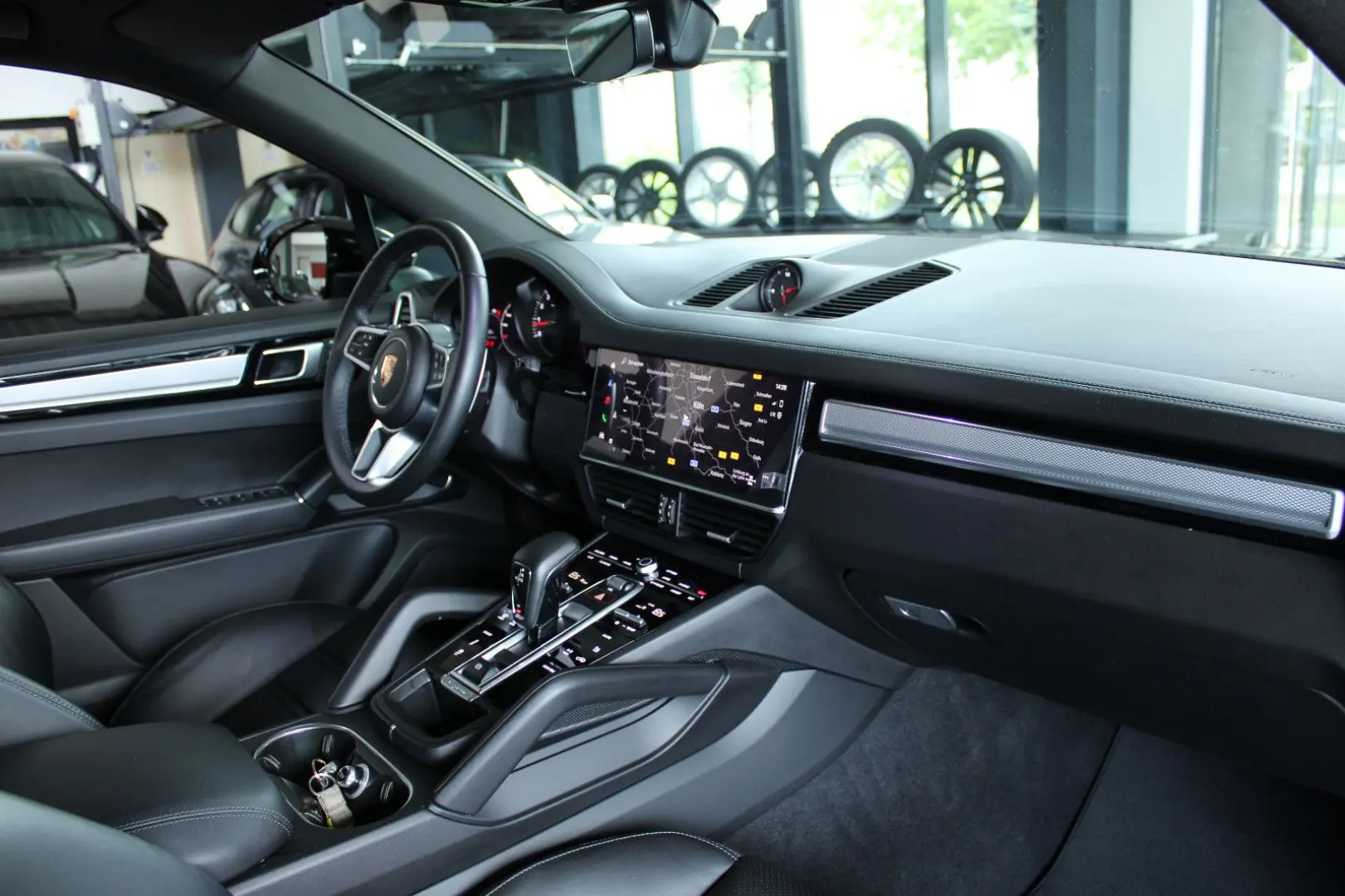 CAYENNE 3.0 V6 PLATINUM EDITION PANO ALU-21
