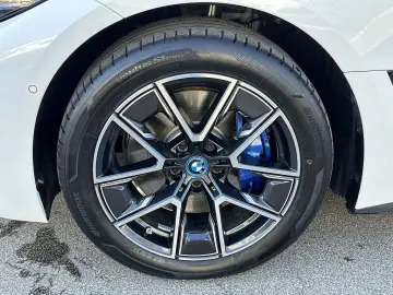 i4 eDrive40 PHEV Gran Coupe