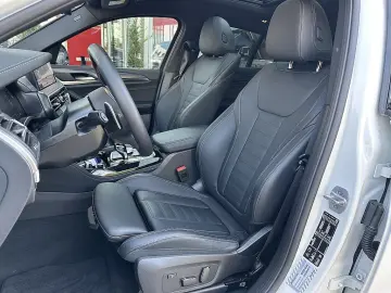 X4 M40i Aut. / AHK / Pano / Head Up / Sportsitz
