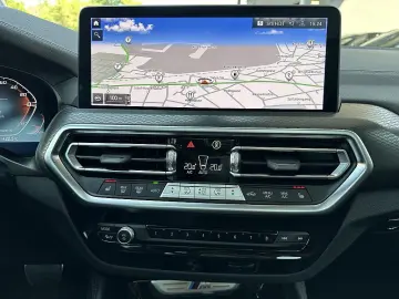 X4 M40i Aut. / AHK / Pano / Head Up / Sportsitz