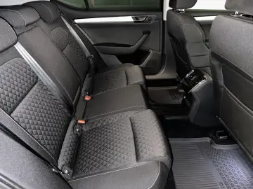 Superb 2.0 TSI 4x4 DSG Style el.Sitze,CarPlay,Vi