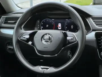 Superb 2.0 TSI 4x4 DSG Style el.Sitze,CarPlay,Vi
