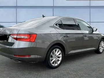 Superb 2.0 TSI 4x4 DSG Style el.Sitze,CarPlay,Vi