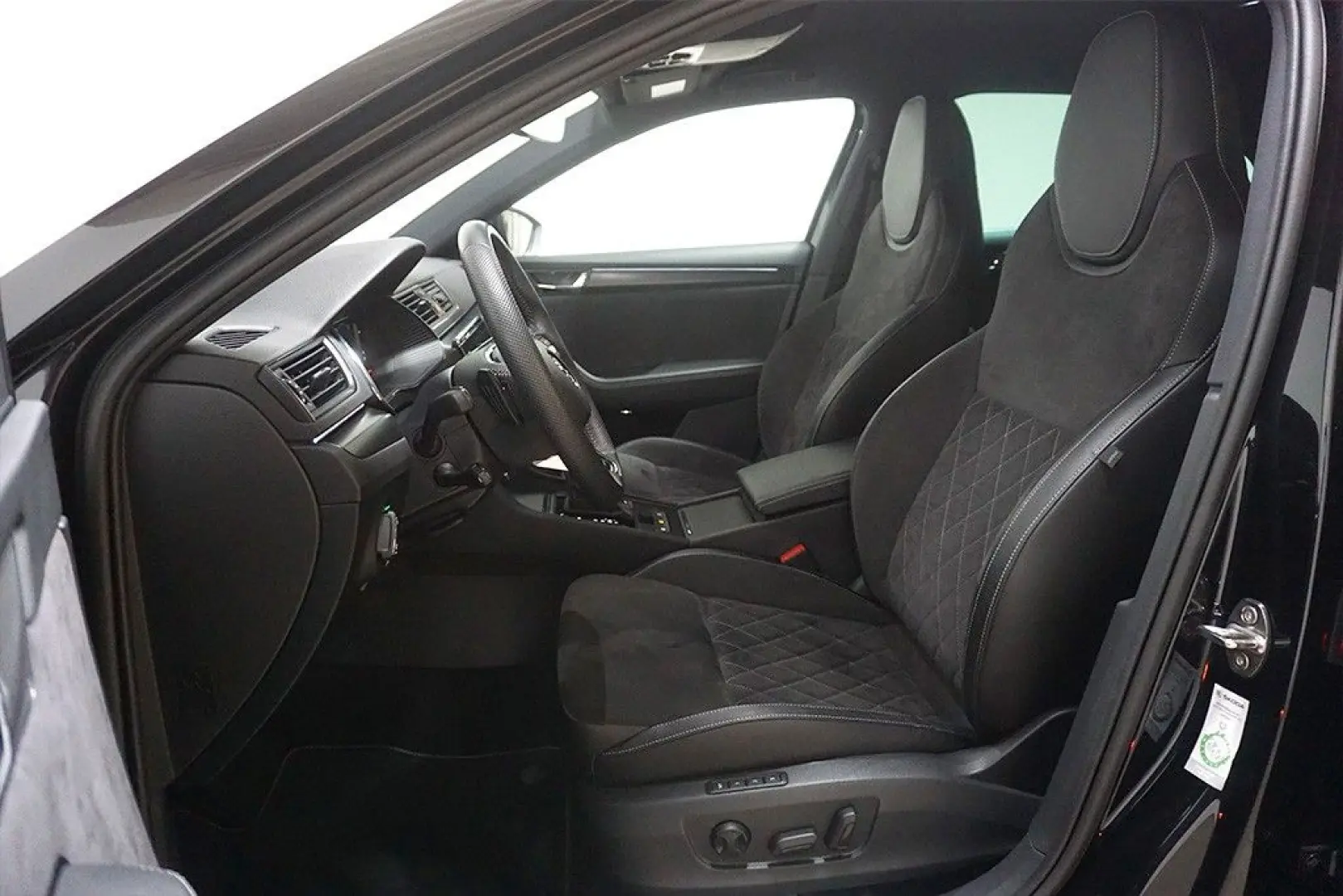 Superb 2.0TSI DSG Sportline 4x4 Virtual Navi LED