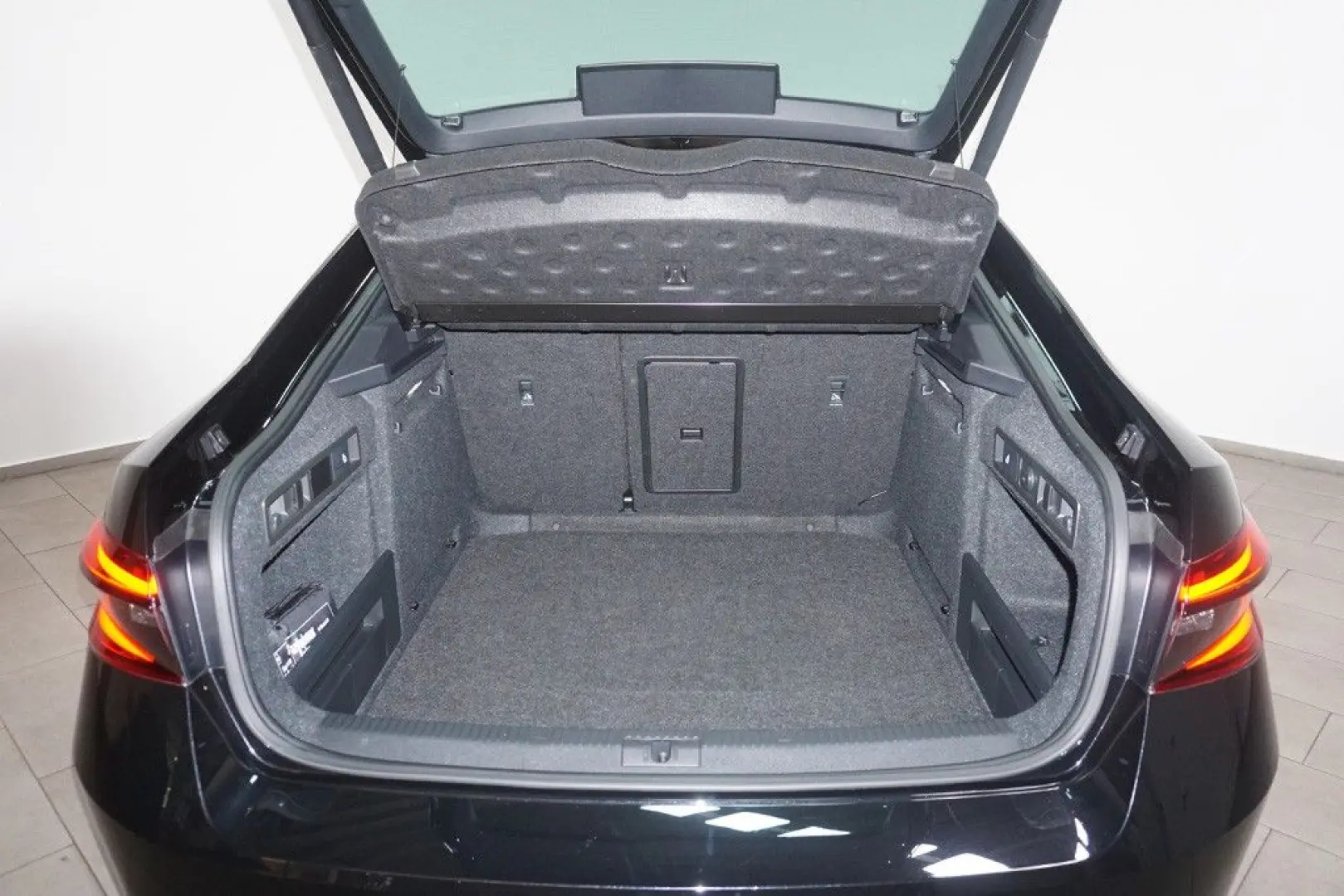 Superb 2.0TSI DSG Sportline 4x4 Virtual Navi LED