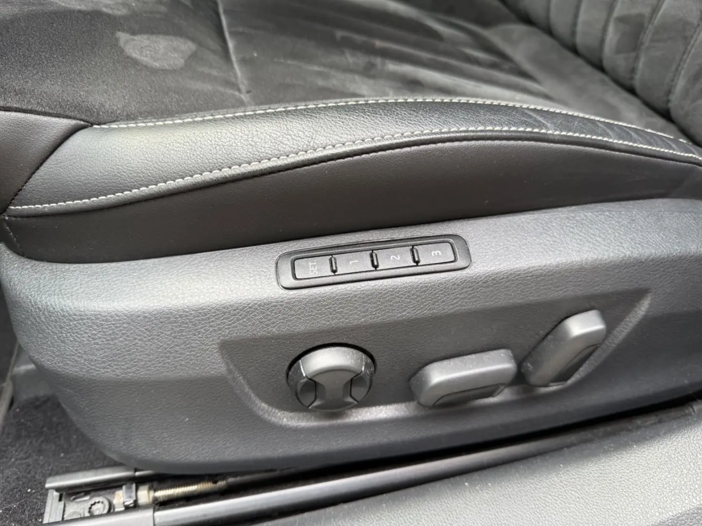 Superb Lim. Style 4x4 Navi Alcantara Memory Cant