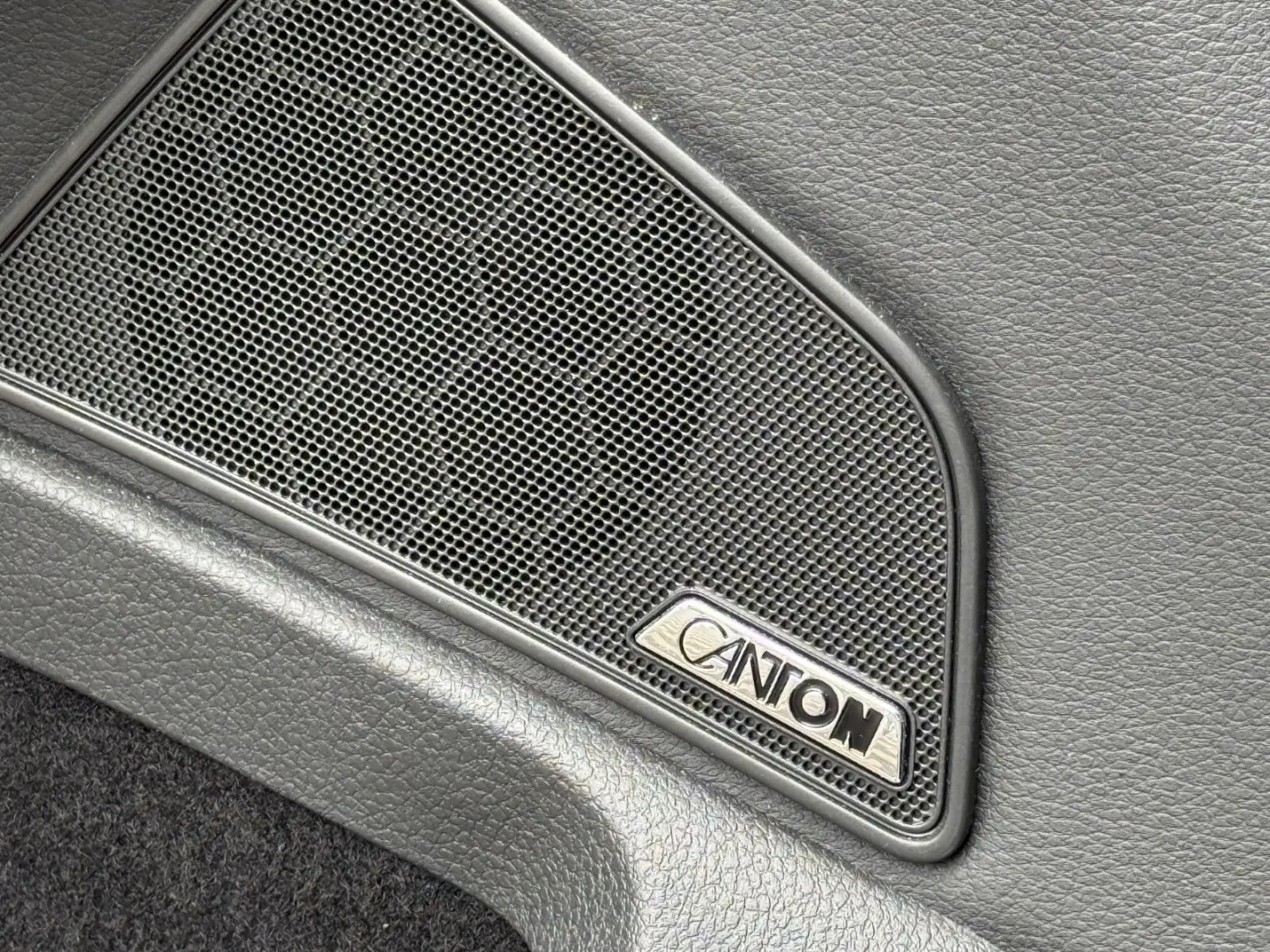 Superb Lim. Style 4x4 Navi Alcantara Memory Cant