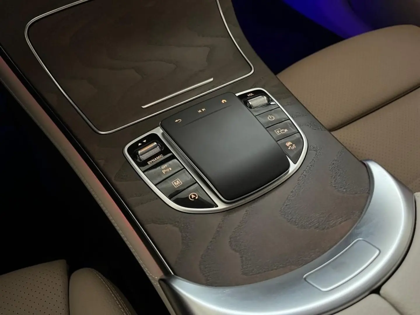 GLC 300 4M AMG Totwi. HUD LED SHZ Sport KeyLess