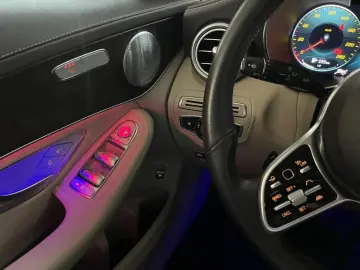GLC 300 4M AMG Totwi. HUD LED SHZ Sport KeyLess
