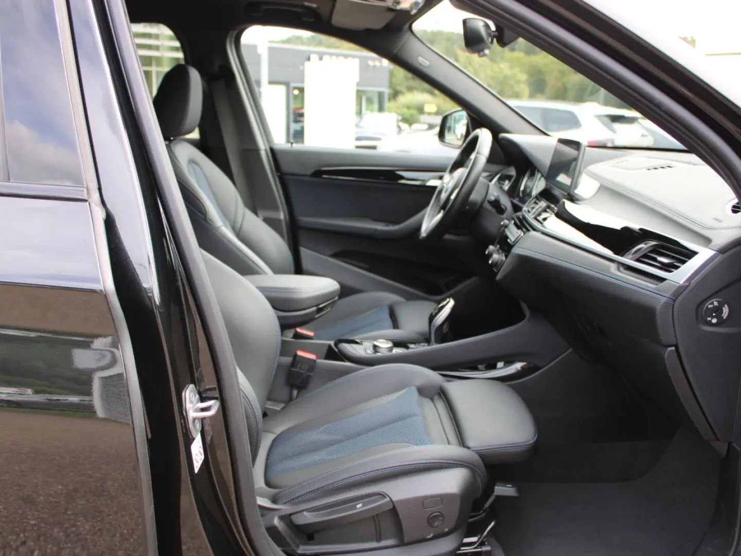 X1 xDr. 20i M Sport HUD Pano HiFi RFK NavPlus