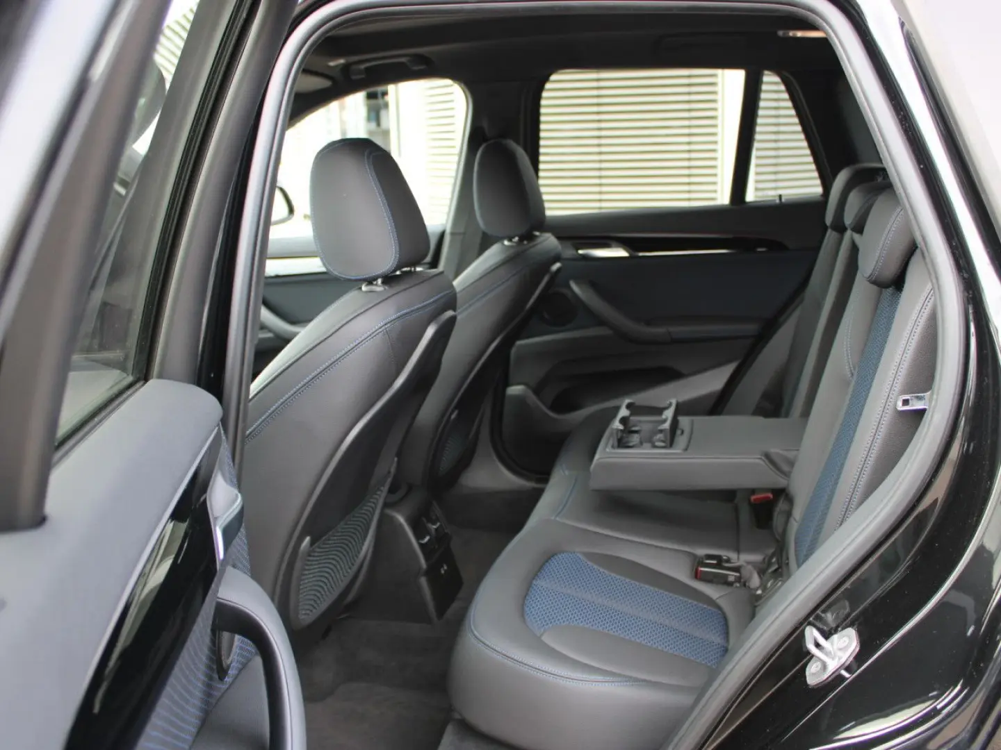 X1 xDr. 20i M Sport HUD Pano HiFi RFK NavPlus